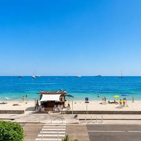 Beachfront Sea View 2 Bedrooms * Αντίμπ